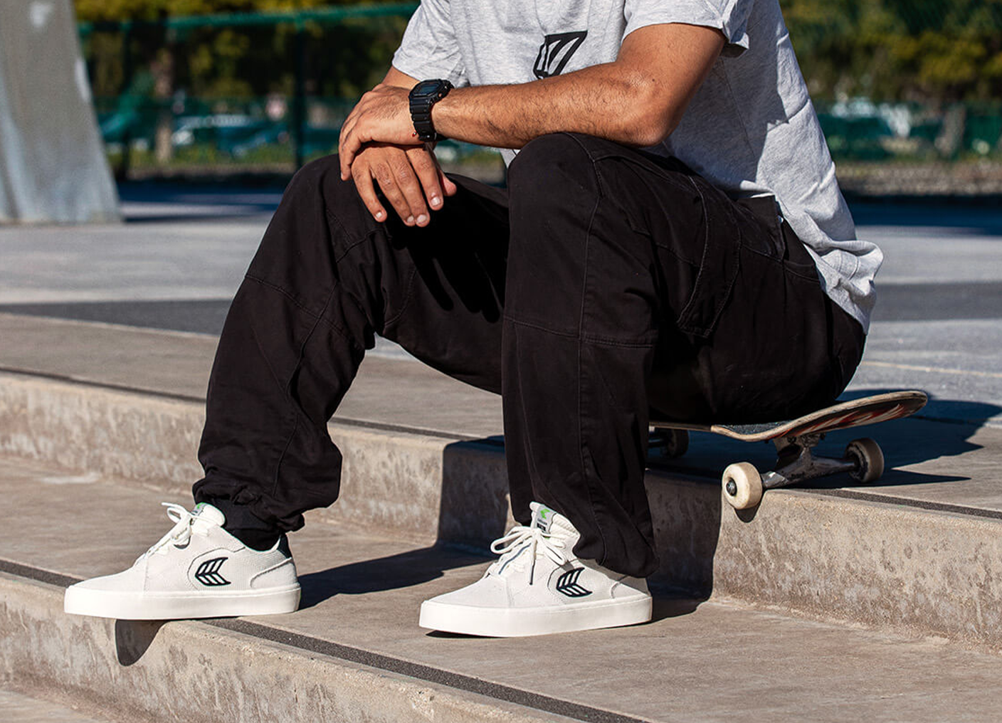 T20 PRO Gum Smoke White Suede and Mesh Black Logo Green Sneaker