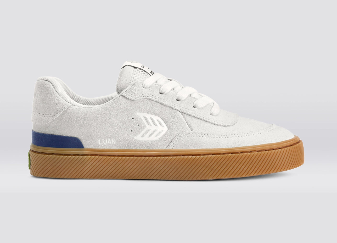 LUAN PRO Suede Smoke White